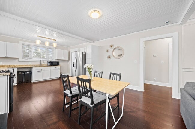 Building Photo - Historic Charm Meets Smart Design—2BR Home Near Downtown