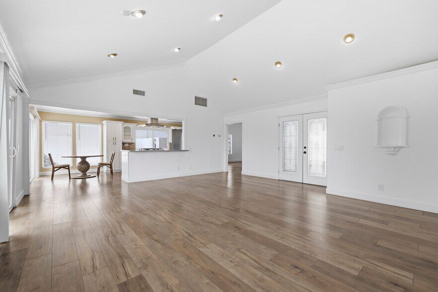 Building Photo - 17554 Doric St