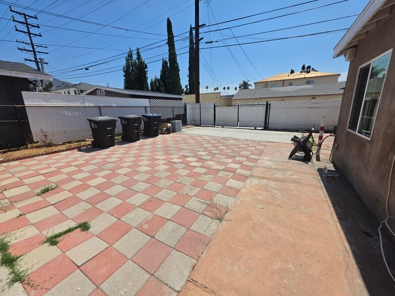Building Photo - 1038 Raymond Ave