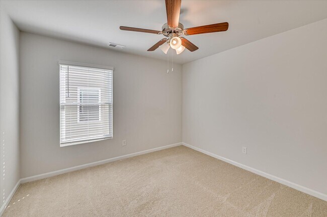 Building Photo - 2892 Calli Crossing Dr