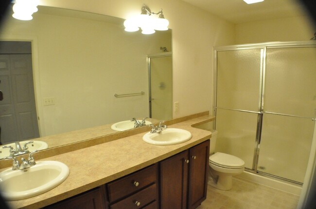Building Photo - 2096 Deer Run Dr