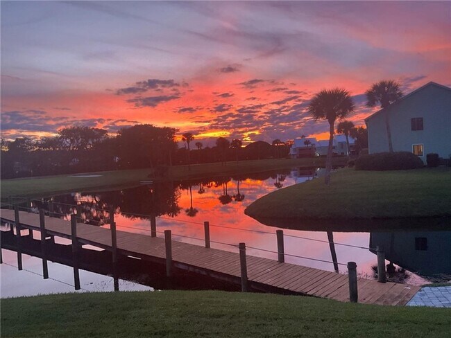 Building Photo - 9635 Riverside Dr