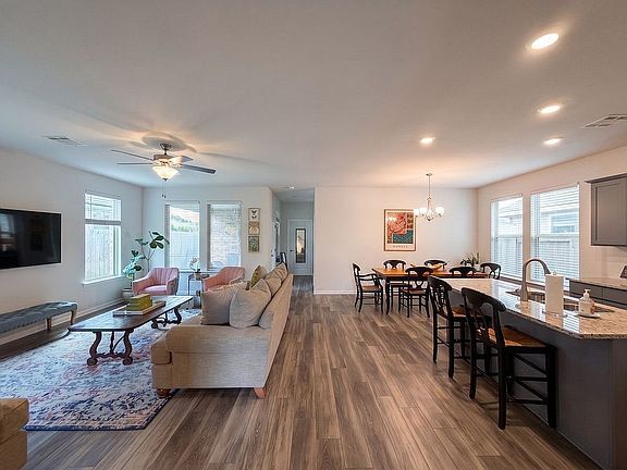 Building Photo - 1110 Foxtail Dr