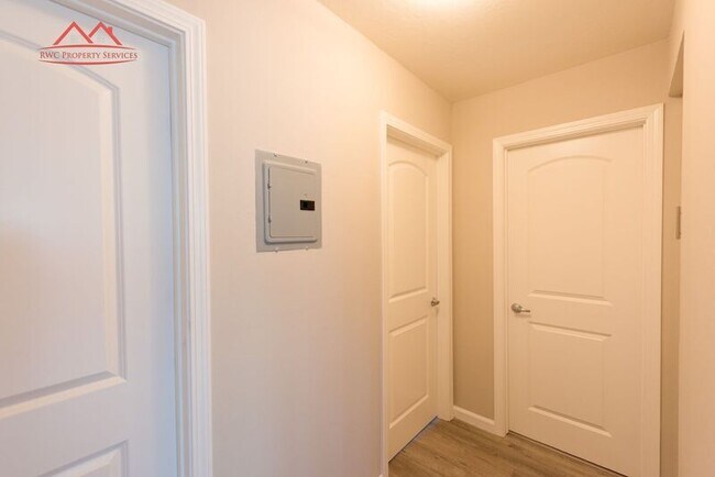 Building Photo - 1823 El Parque Ct
