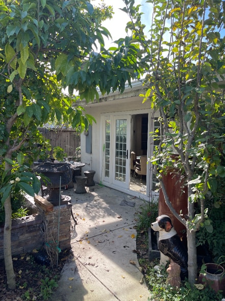 Building Photo - 1311 S Ross St