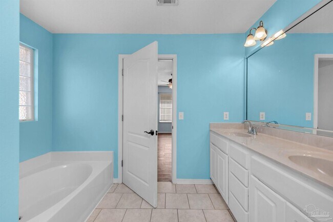 Building Photo - 5920 Ashton Woods Cir