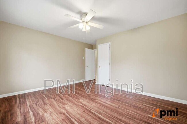 Building Photo - 2707 Martone Rd