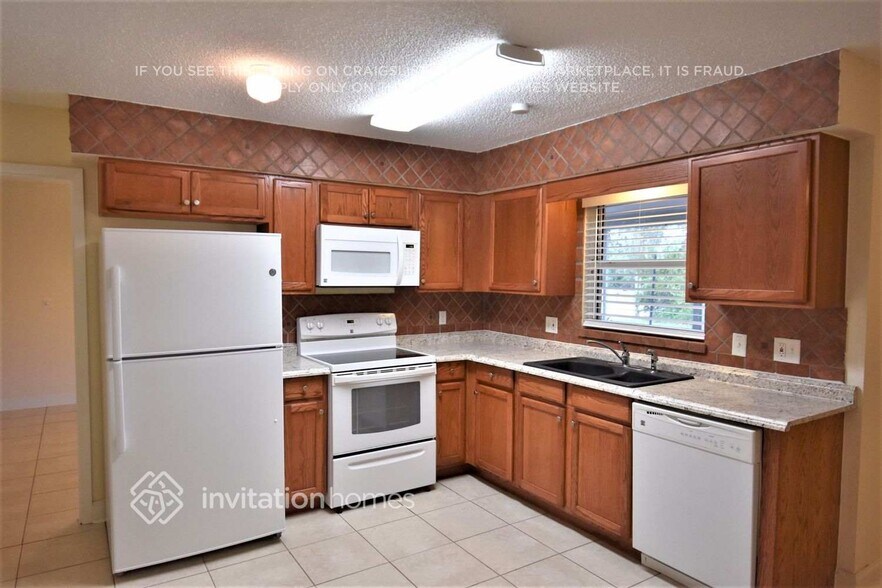 Building Photo - 1469 Coronet Dr