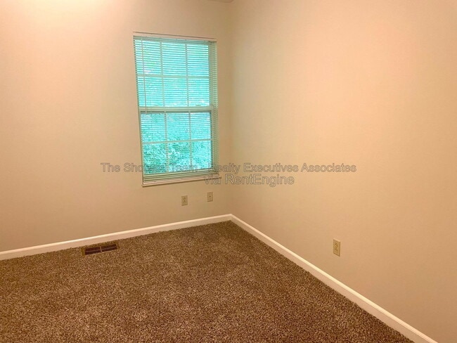 Building Photo - 1443 Schoolcraft Way