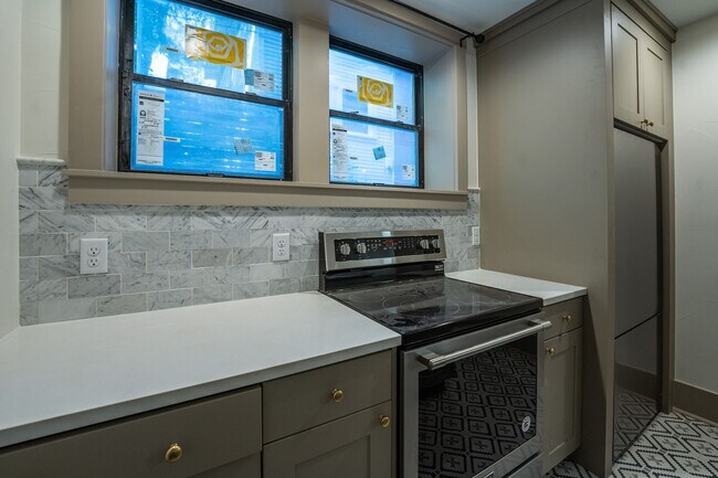 Building Photo - Laurel220 (KC-JF)