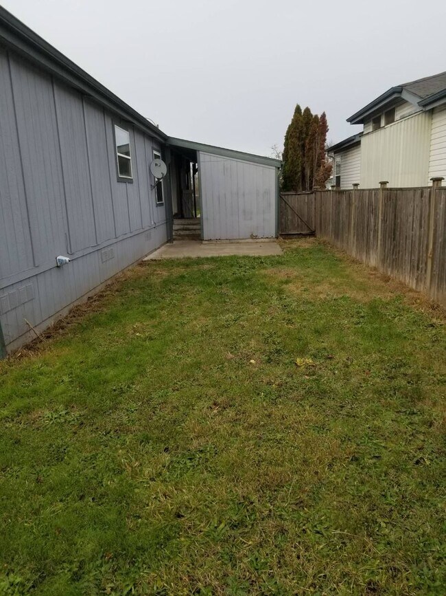 Building Photo - Pet Friendly 4 bedroom 2 bath home with a carport near Albany, OR