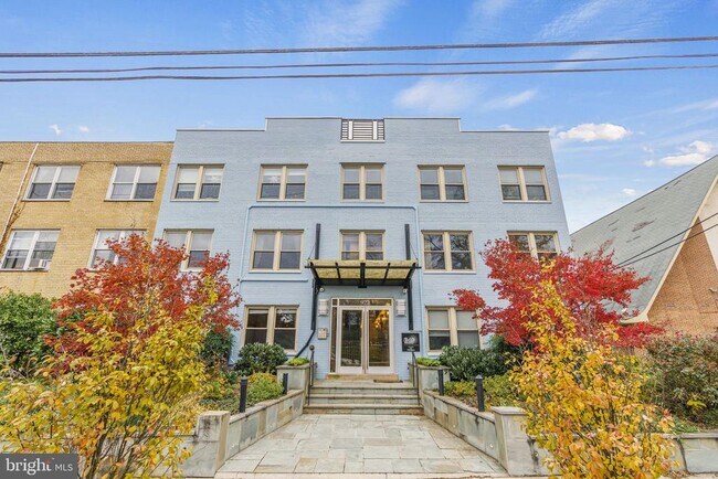 Primary Photo - 922 Madison St NW