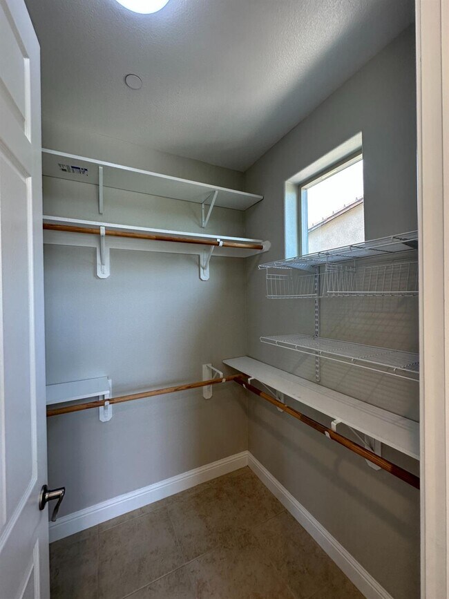 Building Photo - 11664 N Bella Verde Ave