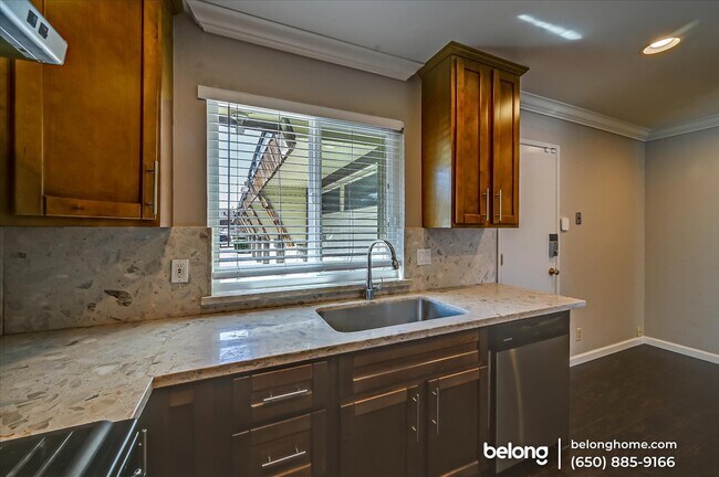 Building Photo - 3700 Athy Dr