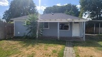 Building Photo - Cute 1-bedroom Carriage House In The Valley