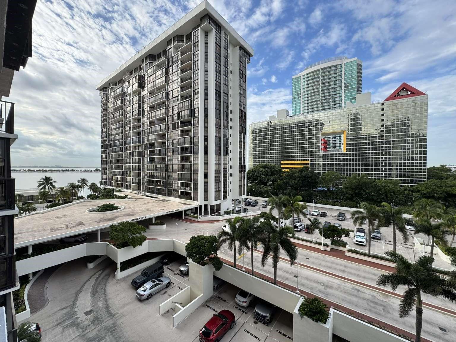 Building Photo - 1915 Brickell Ave