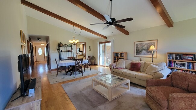 Building Photo - 1041 Carousel Ln