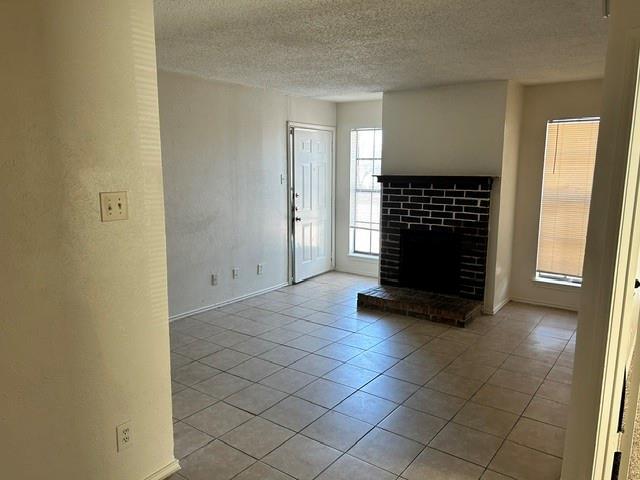 Building Photo - 9520 Royal Ln
