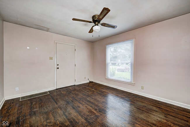 Building Photo - 5376 W 10th St