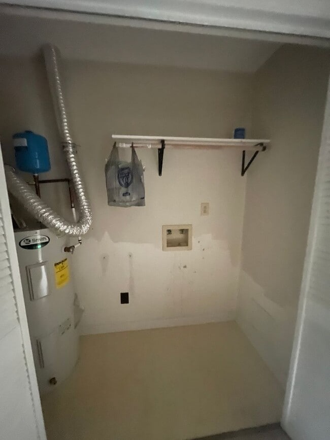 Building Photo - Duplex