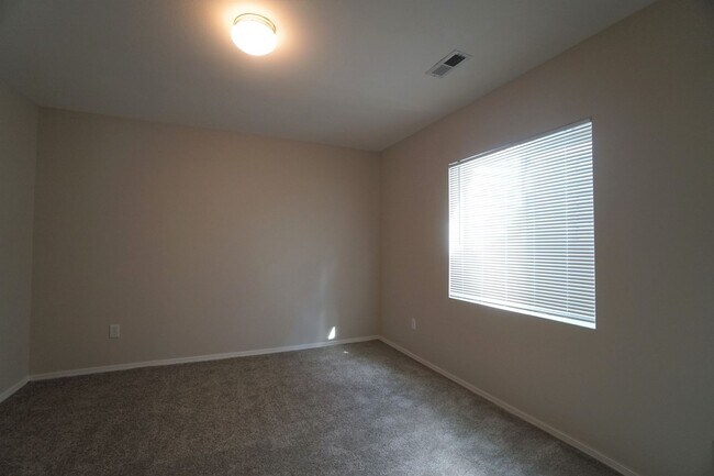Building Photo - 3430 MacGregor Dr