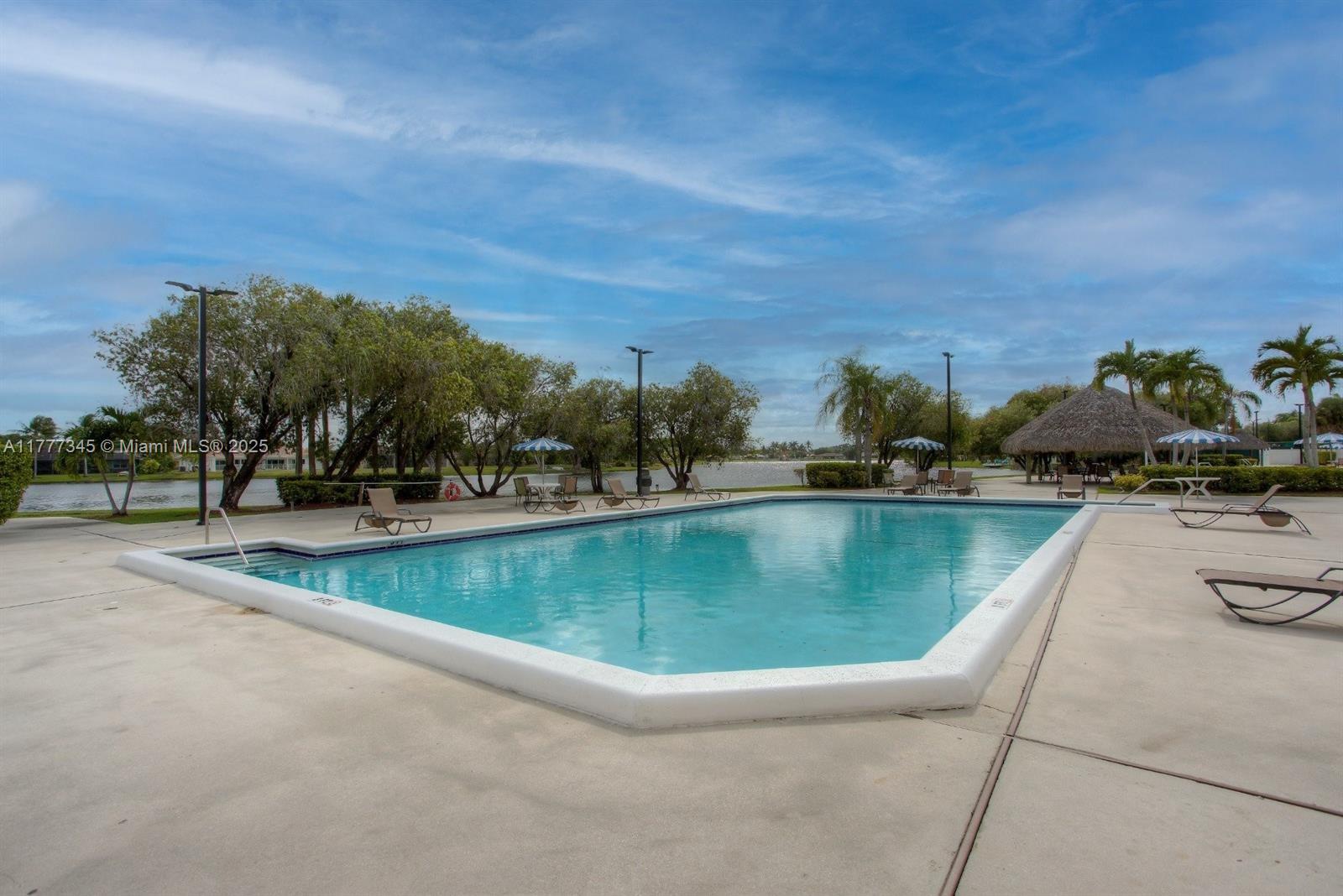 SO FLO Real Estate Group 65 WHITEHEAD CIR WESTON - 65 Whitehead Cir