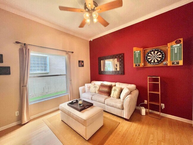 Building Photo - 137 Canterbury Pl