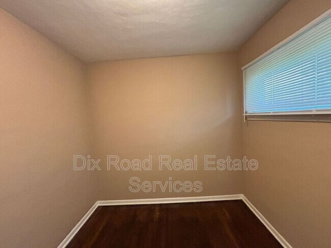 Building Photo - 4984 OH-122