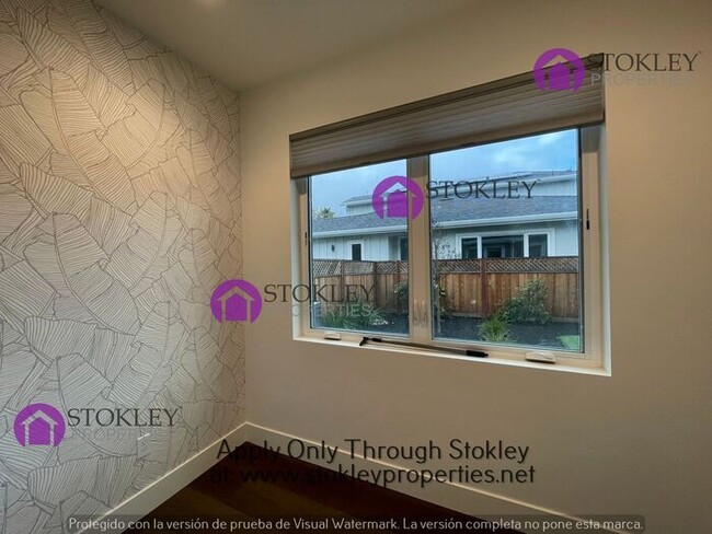 Building Photo - 3184 Manor Ave