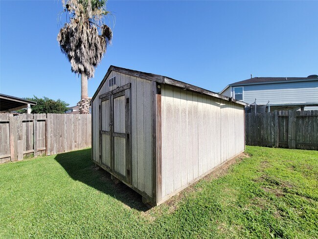 Building Photo - 18235 Valebluff Ln