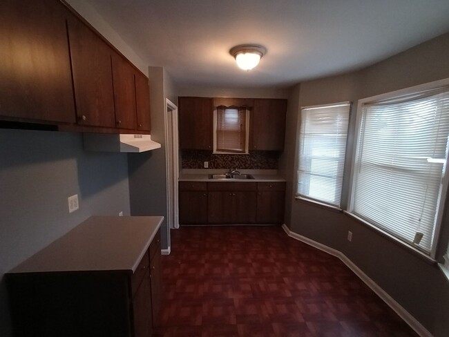 Building Photo - 2 Bedroom 1 Bathroom Eastpointe Ranch Home...