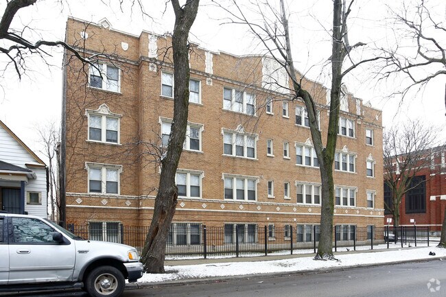 Building Photo - 917 E 78th St