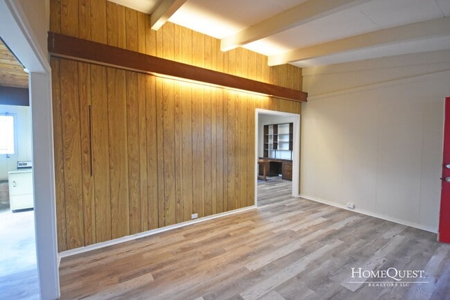 Building Photo - Kaneohe Charm -- 3 bed 1.5 bath SFH -- $3500/mo