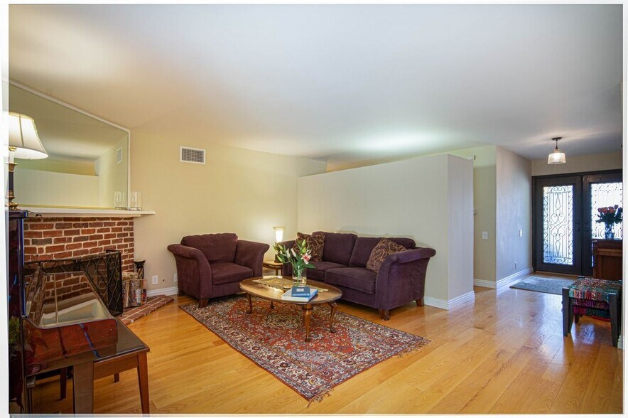 Building Photo - 6706 Capistrano Ave