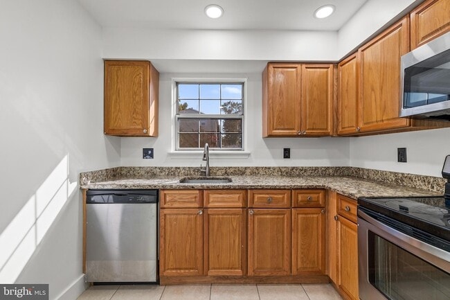Building Photo - 3669 Stewart Ln