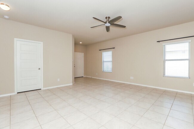 Building Photo - First time rental! 3 bedroom 2 bathroom- Less than 10 miles from Randolph AFB!