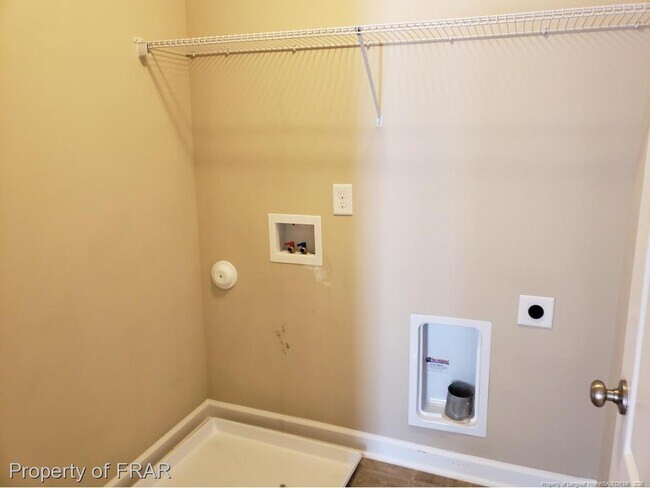 Building Photo - 211 Rainmaker St