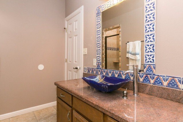 Building Photo - 4Bed/3.5Bath WITH A POOL Now available in Mcallen TX