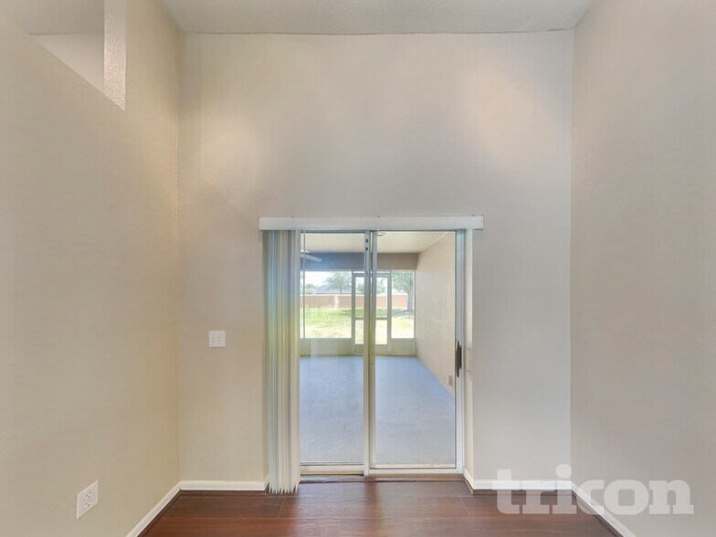 Building Photo - 10752 Carloway Hills Dr