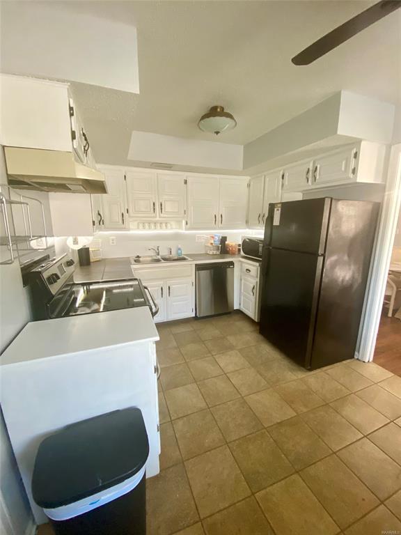 Building Photo - 3050 Sutton Dr