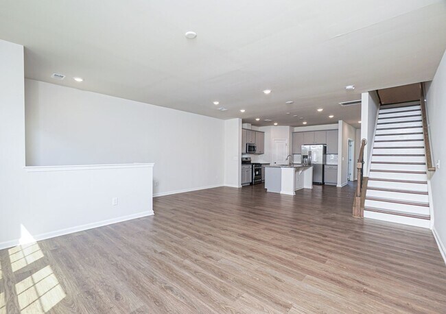 Building Photo - Lovely 3 Bed 2.5 Bath Townhome