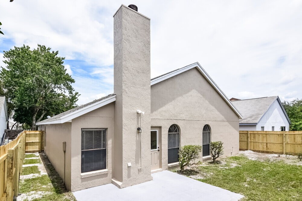 Building Photo - 600 Birgham Pl