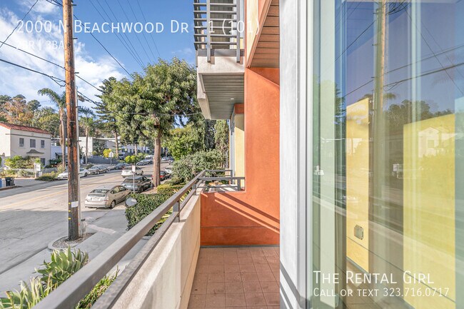 Building Photo - 2000 Beachwood Dr