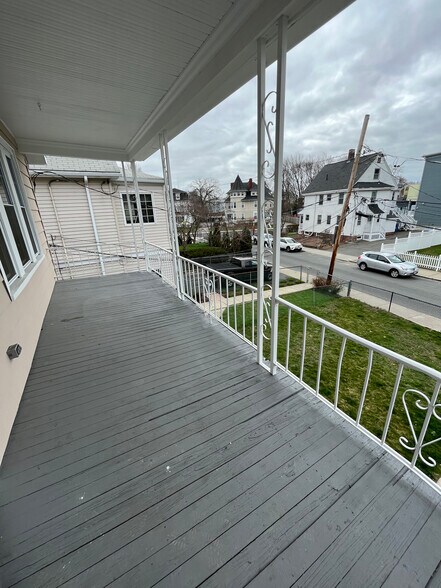 Building Photo - 70 Brentwood St