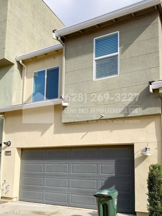 Building Photo - 3 br, 2.5 bath House - 3232 Bridgeway Drive -