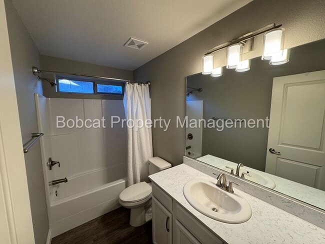 Building Photo - 1336 Saltern Dr