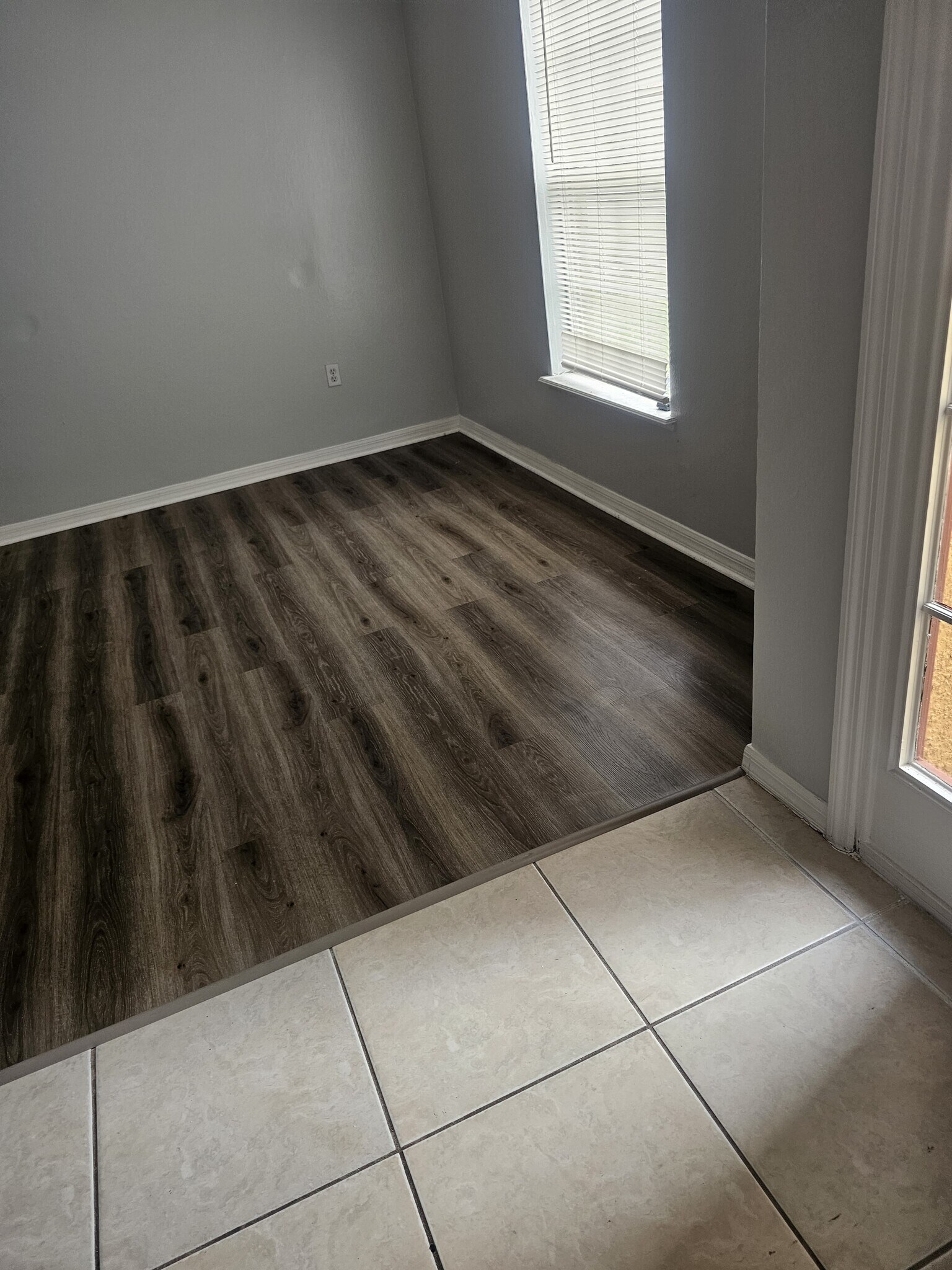 Building Photo - 302 Aylesbury Ct