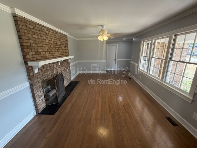 Building Photo - 1600 King Cir