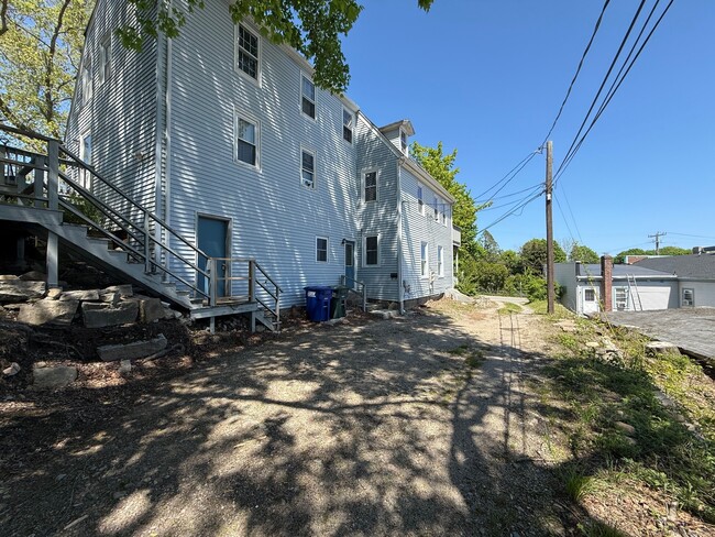 Building Photo - 54 Liberty St