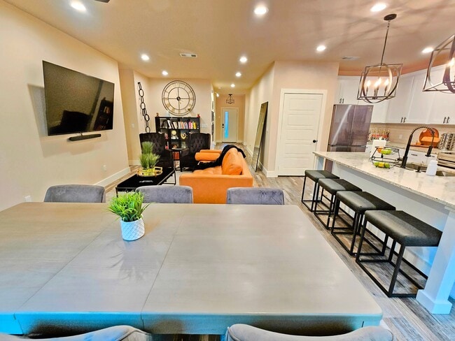 Building Photo - 2716 Brigham Ln